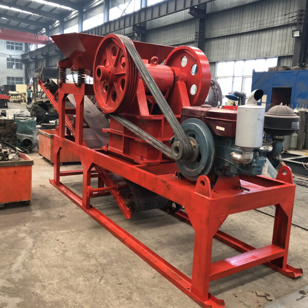 Mobile  jaw crusher with belt conveyor - Image 2